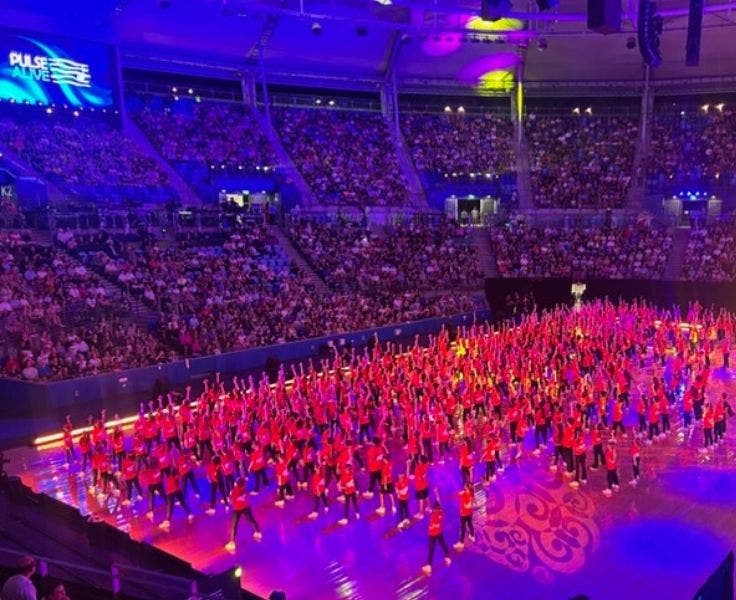 Students partipating in Pulse Alive performance at Homebush.